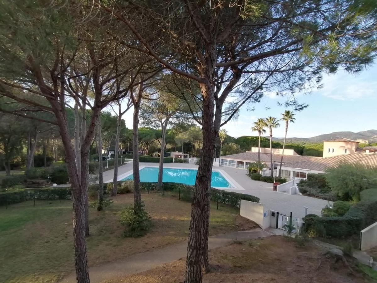 Residences Du Golf Saint-Raphaël Екстериор снимка