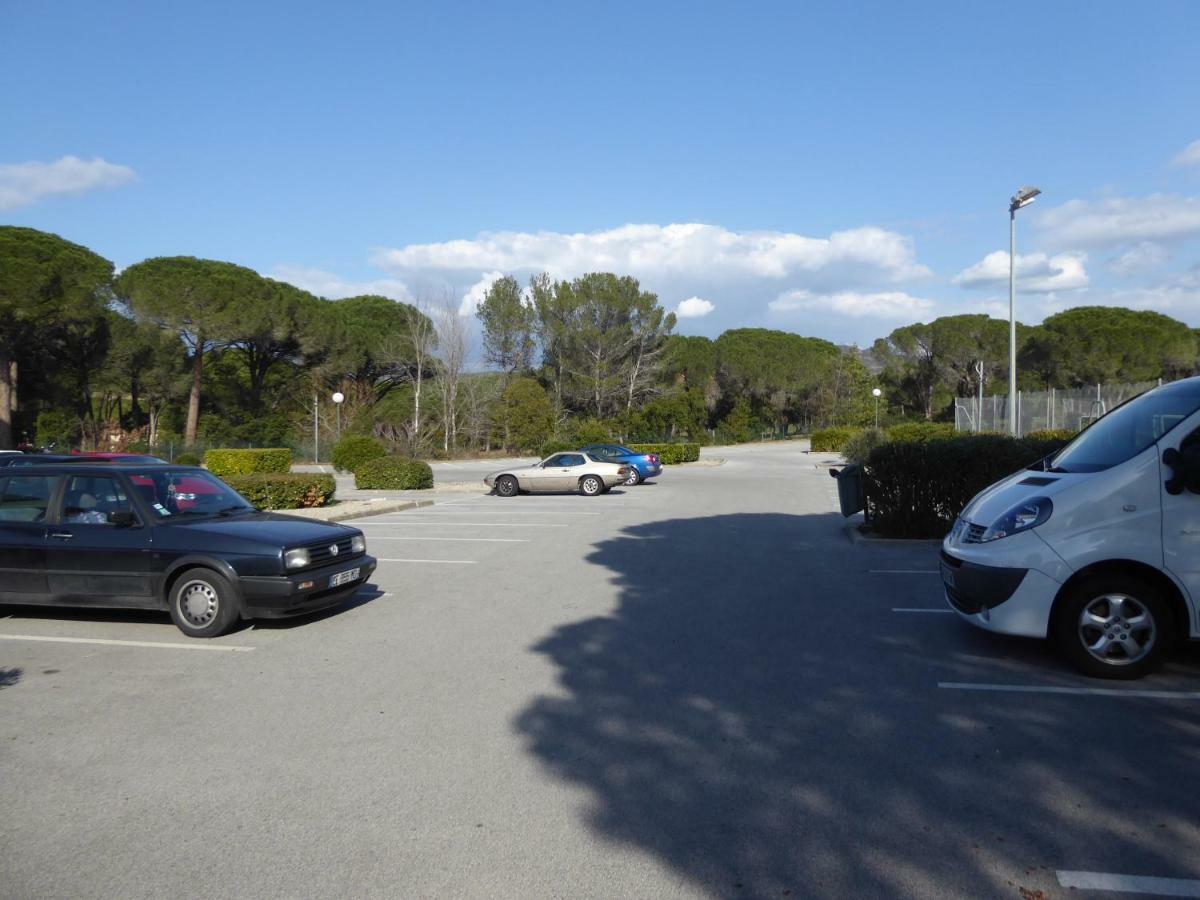 Residences Du Golf Saint-Raphaël Екстериор снимка